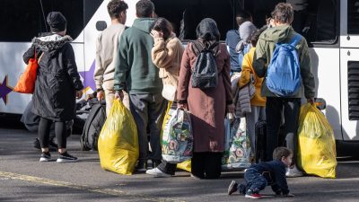 Länder und Kommunen: Mehr Geld für Flüchtlingsunterbringung