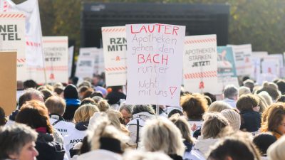 Apotheker gehen für höhere Honorare auf die Straße