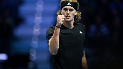 Sieg gegen Alcaraz: Zverev mit perfektem Start in Turin