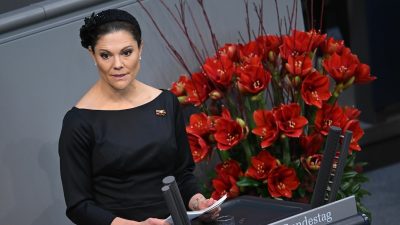 Volkstrauertag: Prinzessin Victoria betont Völkerrecht